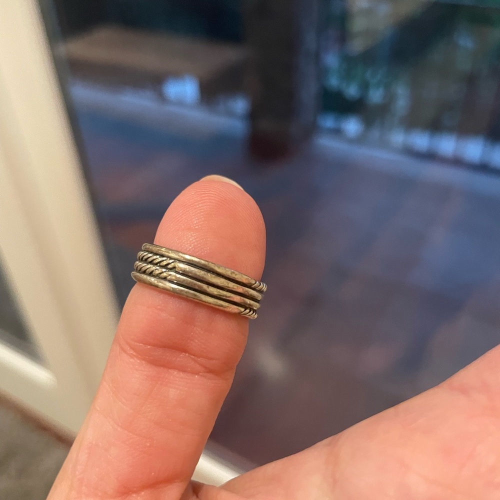 David Yurman X Crossover Band Ring in Sterling Silver with 18K Yellow Gold - Picture 6 of 12